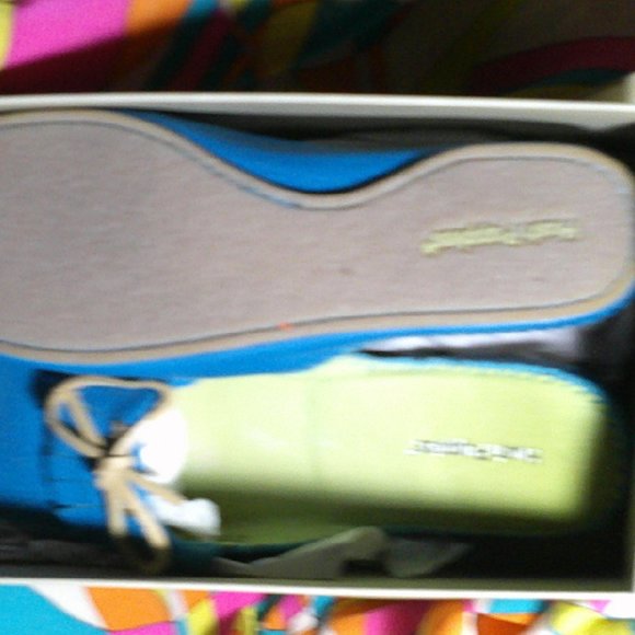 CUTE HUSH PUPPY SLIDES - Picture 2 of 2